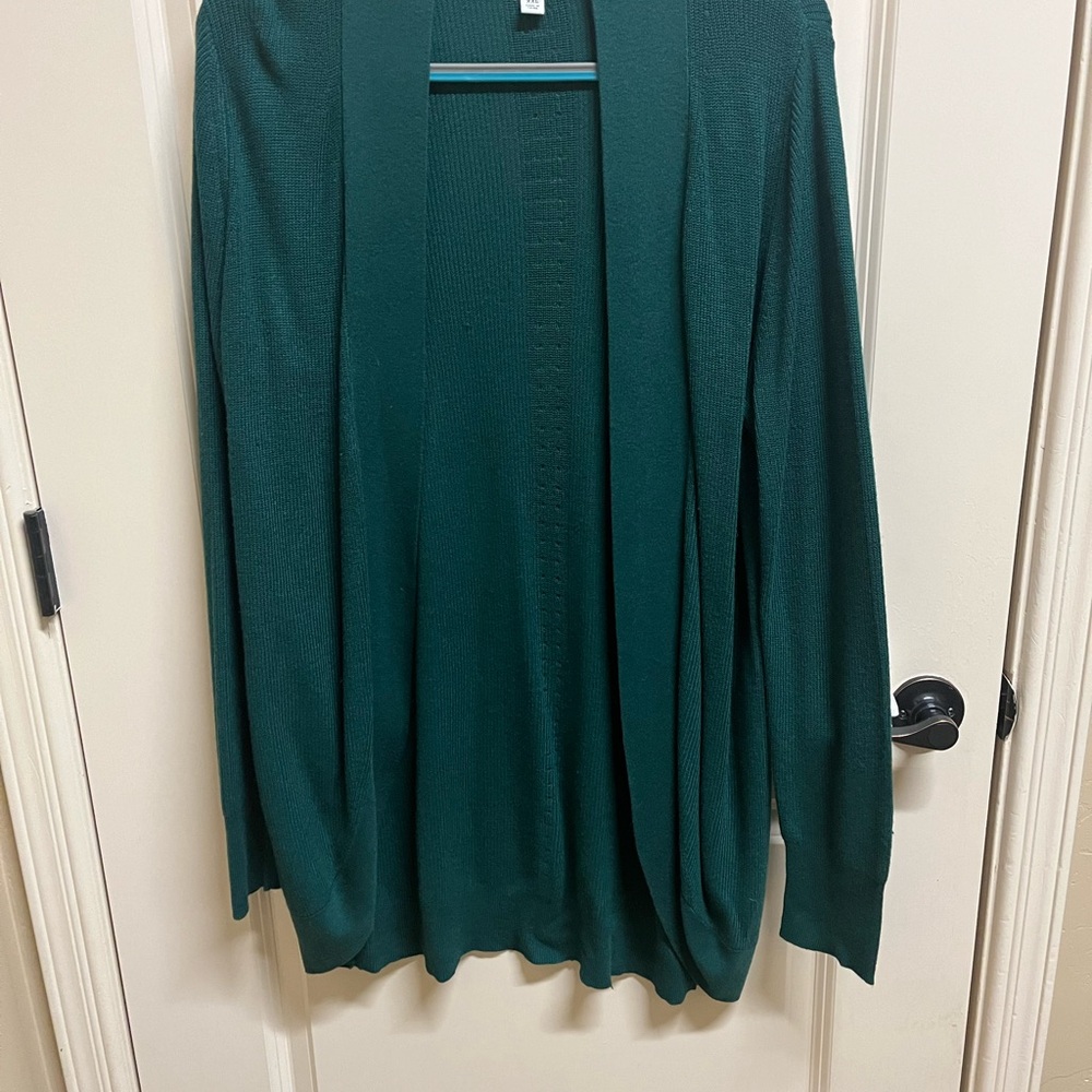 Elegant Green Women's Sweater
